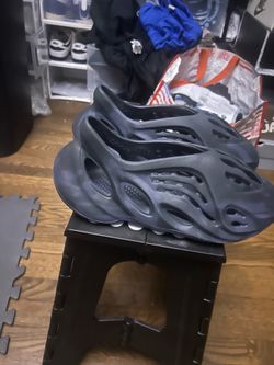Yeezy foam runners