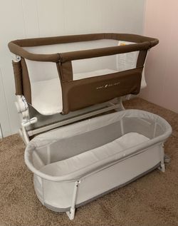 Baby Delight Bedside Sleeper/Bassinet + Baby Delight Portable Bassinet