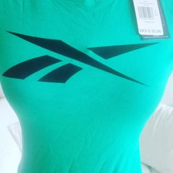 2xs Reebok Tshirt