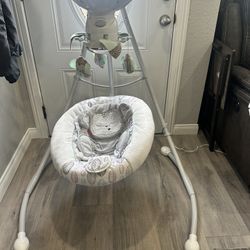Baby swing 