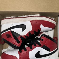 Jordan 1s Retro Chicago
