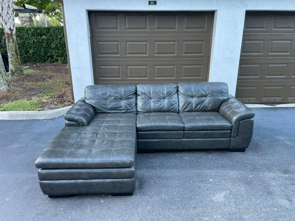 🛋️ Sectional Sofa/Couch - Gray - Leather - Delivery Available 🚛