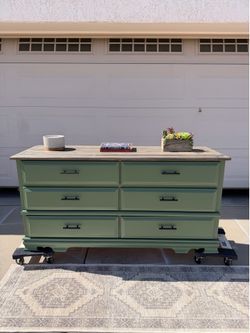 Vintage 6 drawer dresser