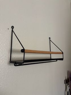 Mounted bottle/spice rack