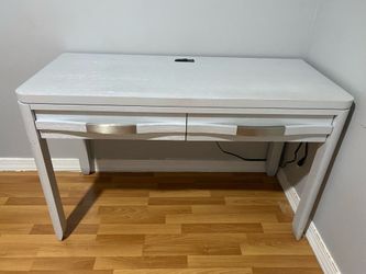 Computer desk- send offer