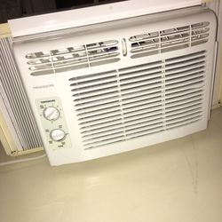 Frigidaire Ac