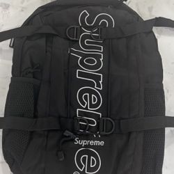black supreme bag