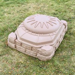 Step2 Naturally Playful Sandstone Beige Plastic Sandbox Toy with Cover for Kids