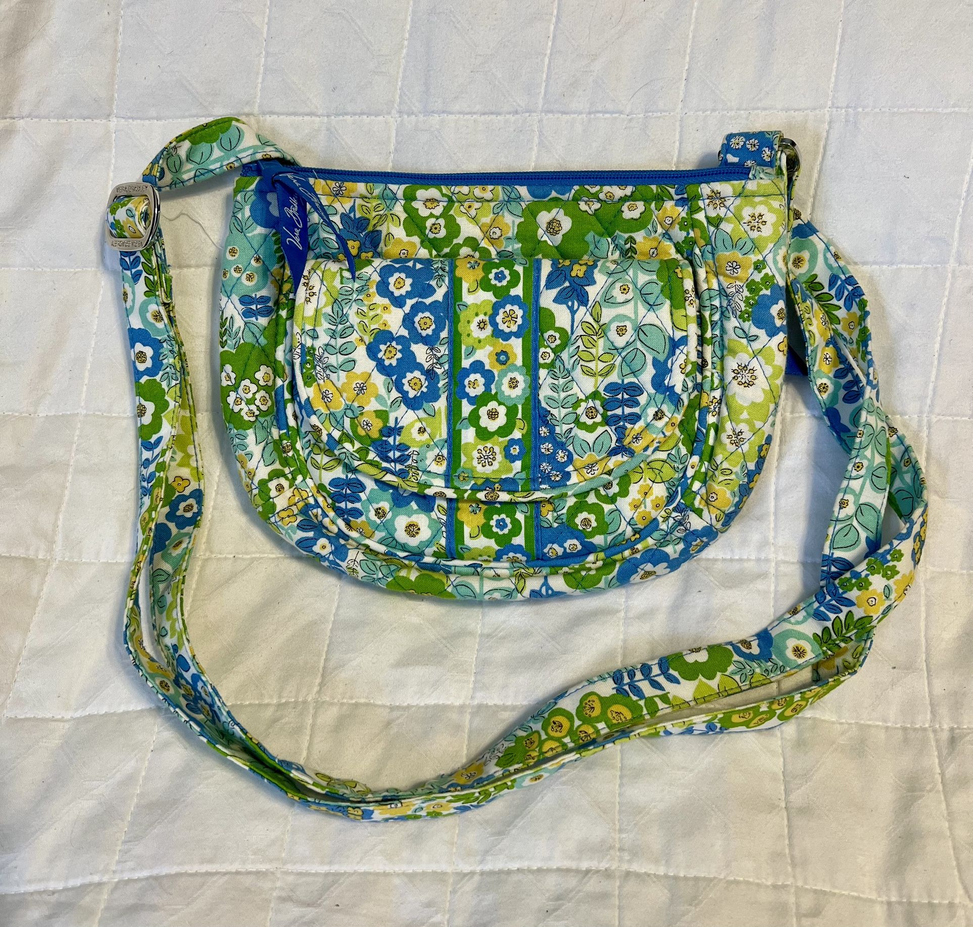 Vintage Vera Bradley Lizzy Crossbody Purse in English Meadow