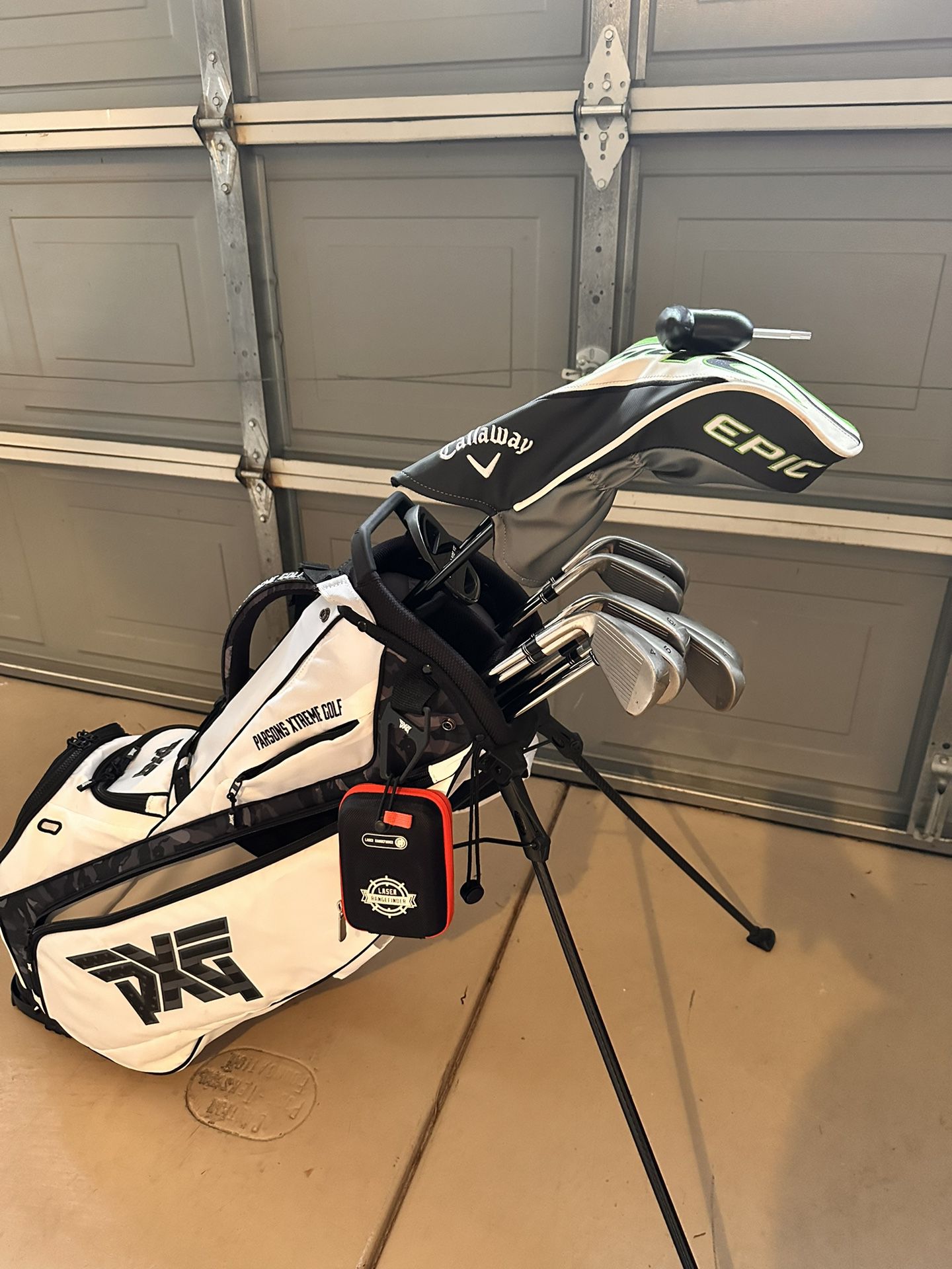 Golf Club Set w/ Bag and Rangefinder 