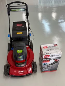 Toro 22 in. 60V Flex Force Self-Propelled Lawn Mower & Leaf Blower Kit Included