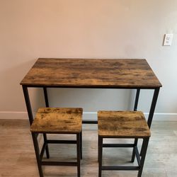 Kitchen + Stools set