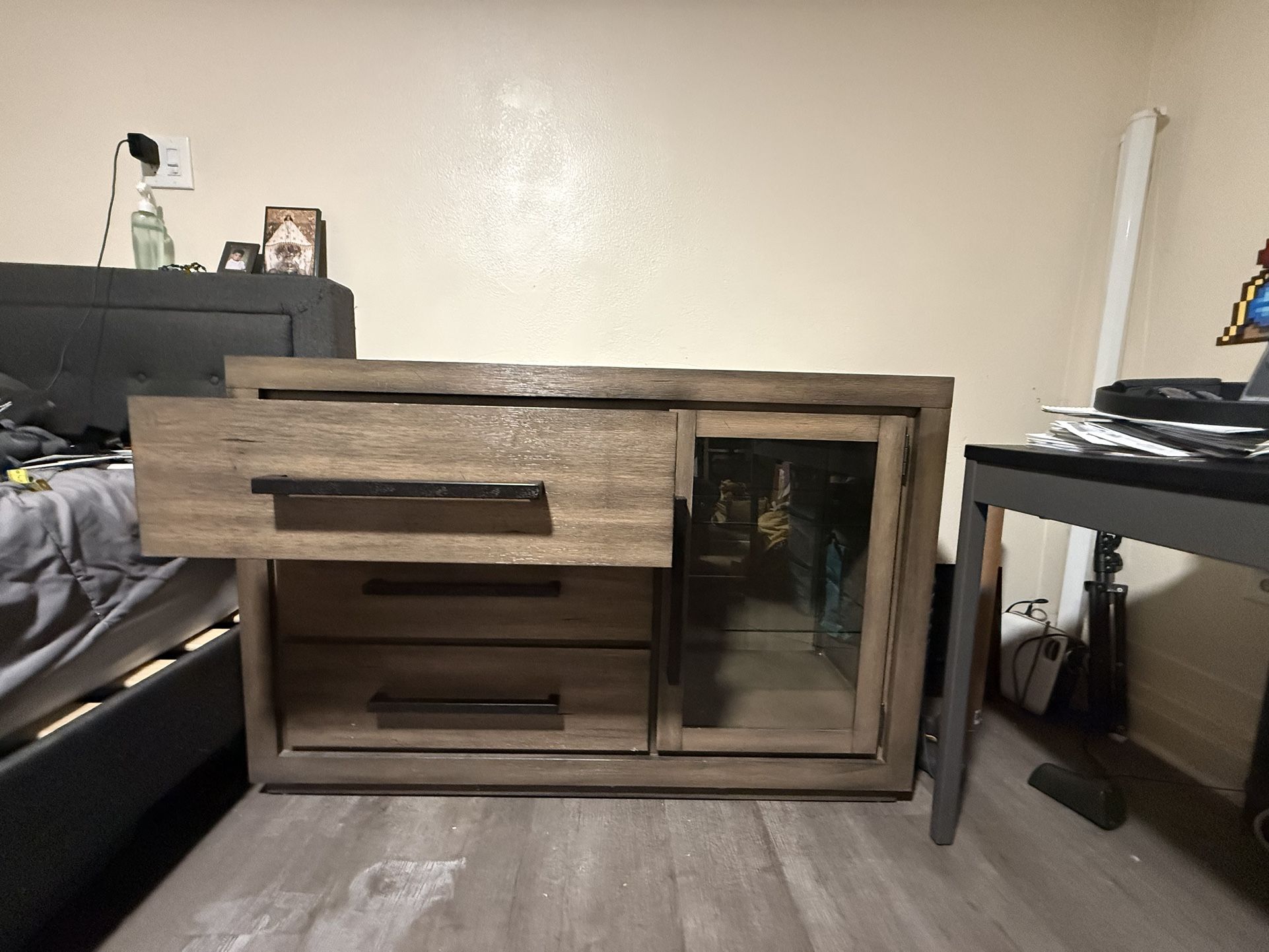 Dresser For Sale 220