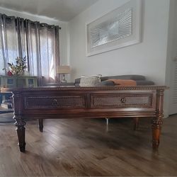 Elegant Solid Wood Coffee Table – Classic Hemingway Style Statement Piece