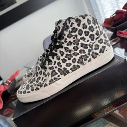 Creative Rec - Cesario XVI - Snow Leopard- Size 12 - $50/OBO
