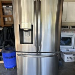 LG LRXFC2416S Counter Depth Refrigerator