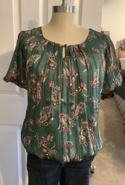NWT Roz & Ali Floral Short Sleeve Bubble Hem Blouse Petite sizes Green Emerald