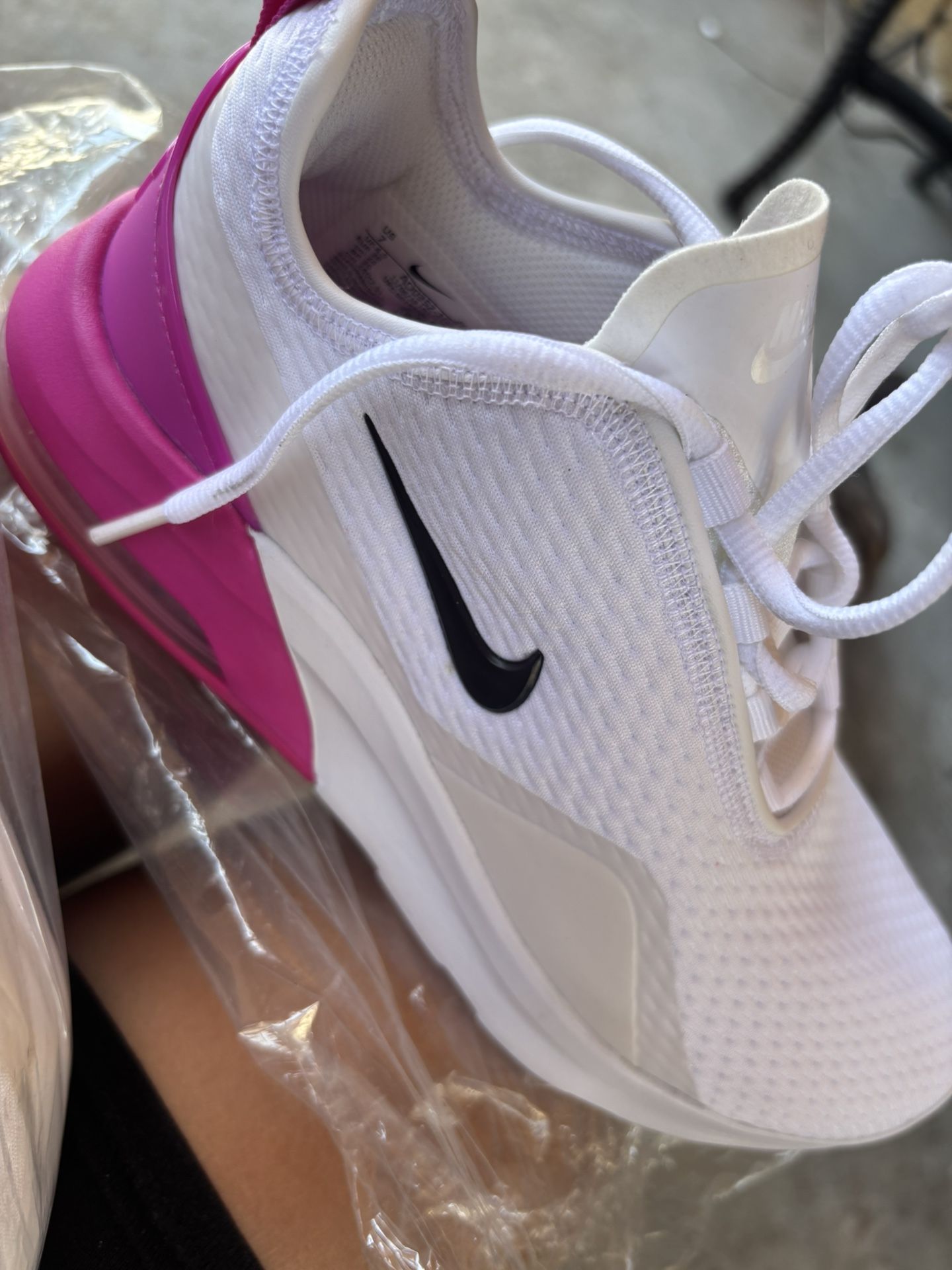 Nike Tennis Shoes 