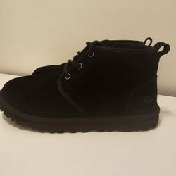 UGG Neumel Black Women's Size 8 - Like New