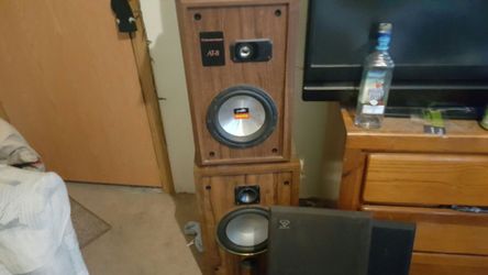 Make me an offer Cerwin Vega Cabinets, Yamaha Cinema DSP , 2 polk momo 8s , 2 ma audio 10s