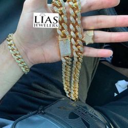 New 18k Yellow Gold Cuban Link Chain and Bracelet 