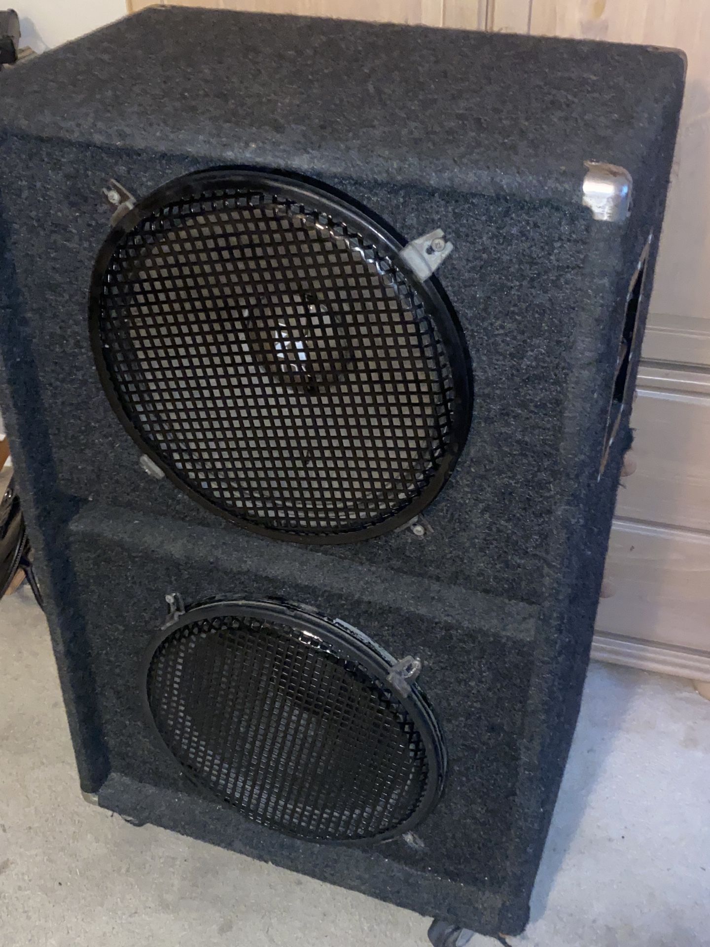 BASS SPEAKER CABINET -- made in the USA - AWESOME 2 x 15” BASS REFLEX