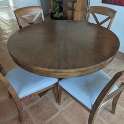 Walnut Round Dining Table / With 4 Chairs 