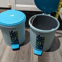 Compact Slim Bathroom or Office Step Trash Can, Blue Plastic $10 Each Very Clean Like NEW
