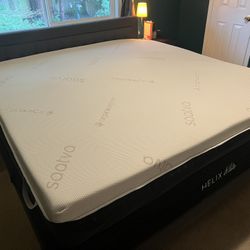 Saatva King Graphite Memory Foam Mattress Topper - Like New! 