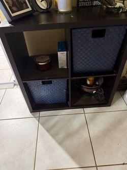 Cubicle with 2 baskets