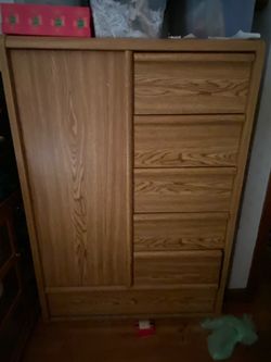 6 drawer 3 shelve dresser