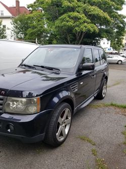 Saling my nice range rover 2007 runs very good no mechanical problems and extra tire and wheel. Together it's more than 1000