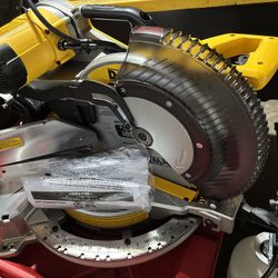 Dewalt double bevel miter saw DWS716 