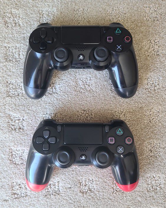 2 PS4 Dualshock Controllers BLACK