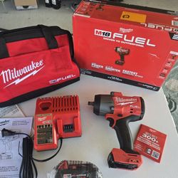 🔥$280 NOT NEGOTIABLE🔥 Milwaukee M18 FUEL 1/2 in. Impact Wrench 1,600 ft-lbs with Friction Ring with XC 5.0ah battery with dual charger for 12v & 18v