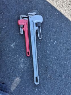 Pipe wrench