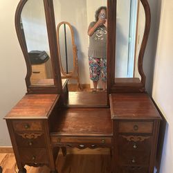 Antique vanity