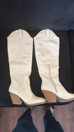 Women's cowboy boots