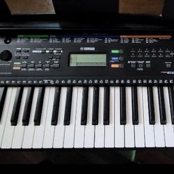 61 Keys Yamaha 