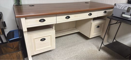 Heavy duty desk with tabletop 65" long x 29.5 " wide x 30.5" height , only $250 cash