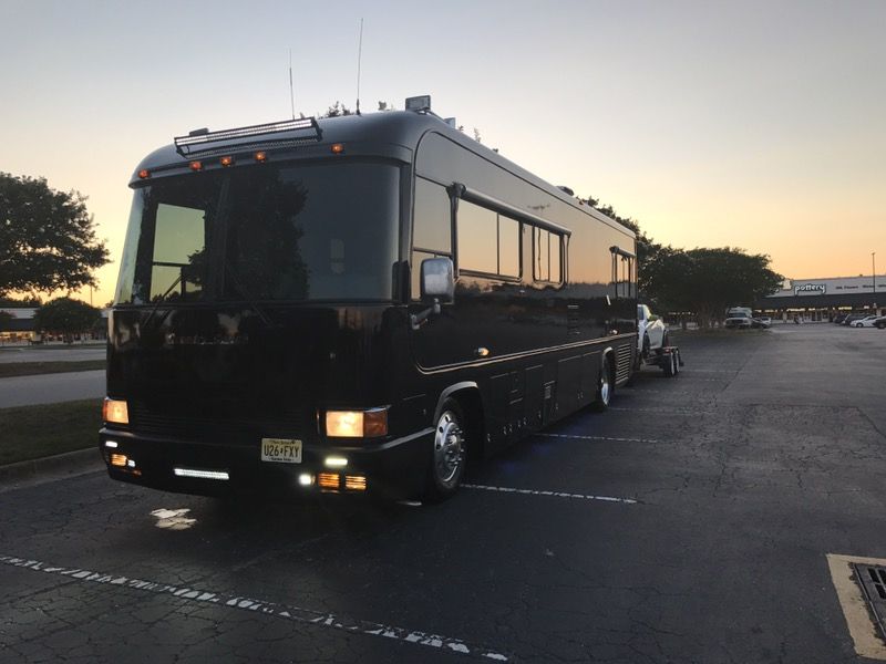 RV-Class A- 1993 Country Coach Magna