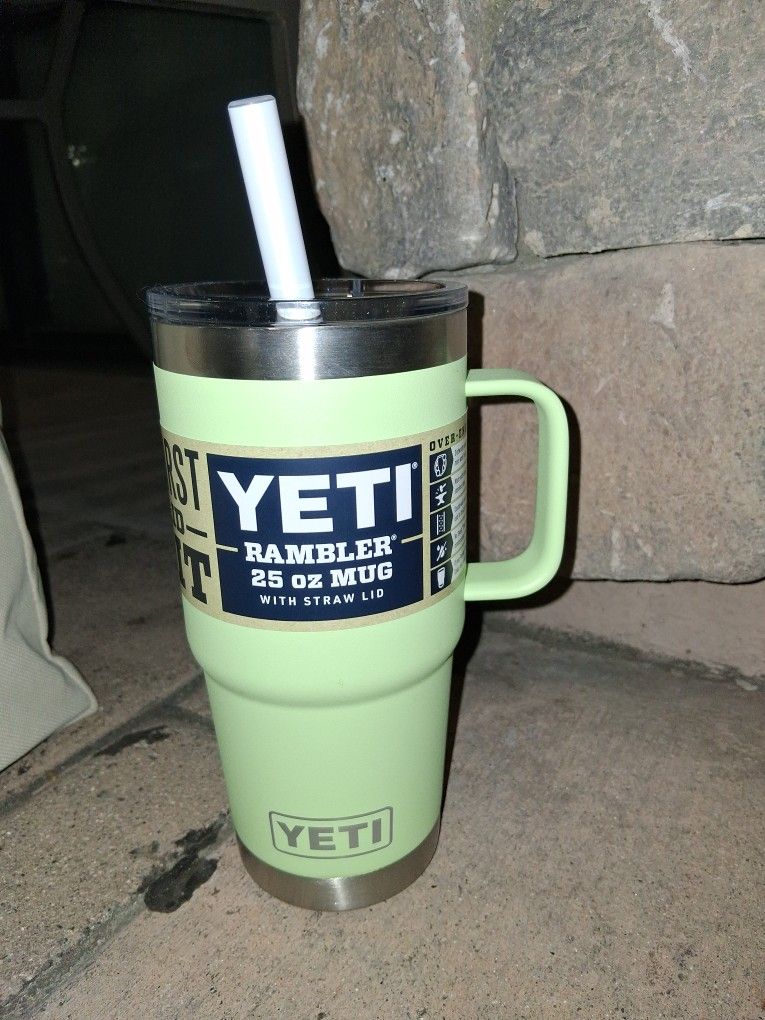 Yeti Rambler 25oz Mug