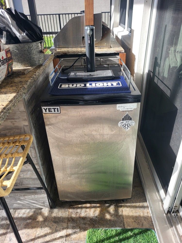 Frigidaire 6.1 Cu Ft Beer Frig