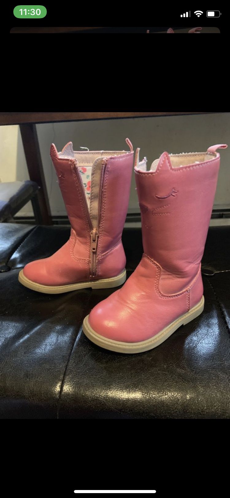 Little girls boots US size 5 in great condition.