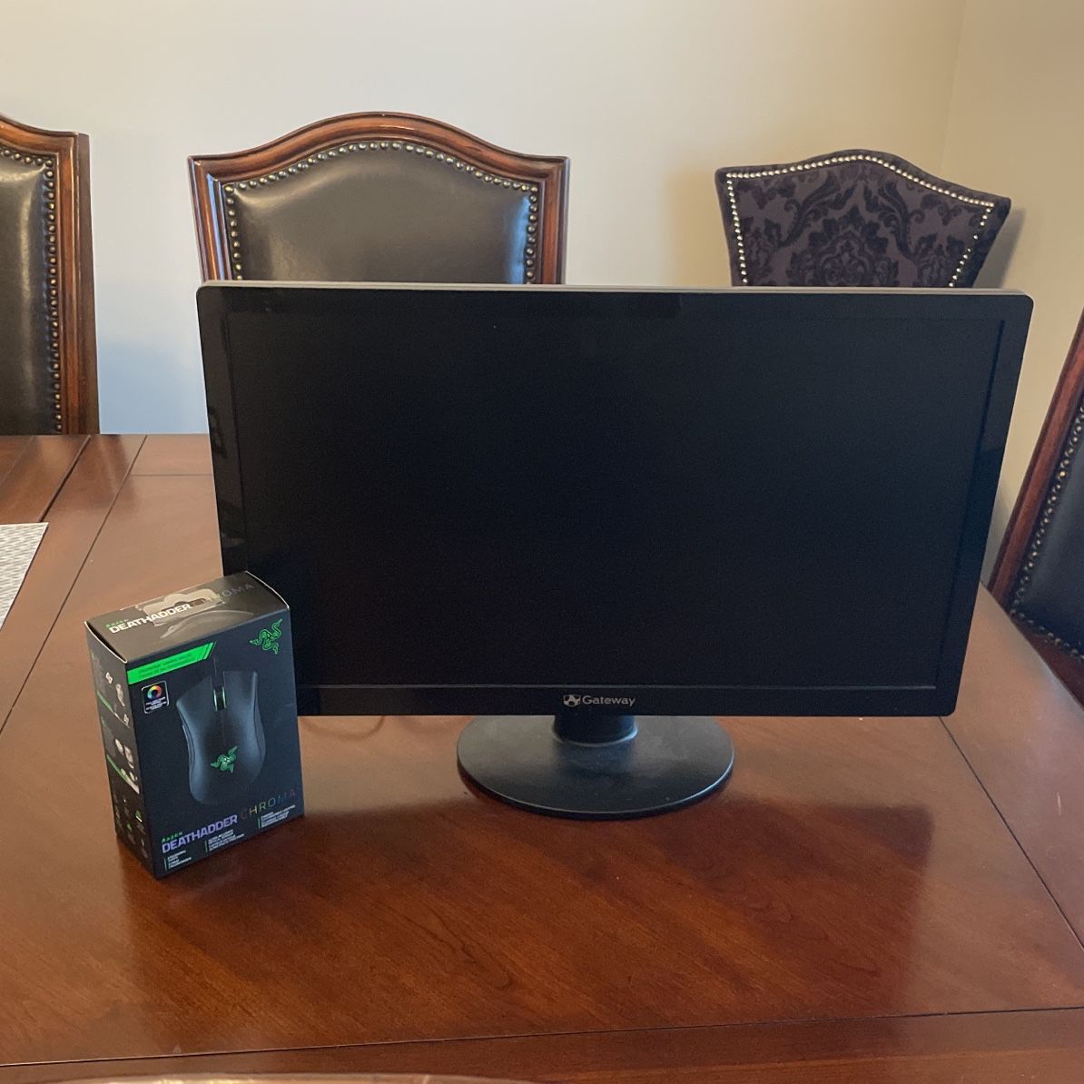 Monitor And Razer Gaming Mouse
