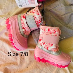 Snow Boots Size 7/8 New 