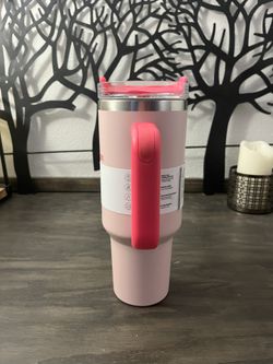 Pink Stanley 40 oz Tumbler Flamingo Brand New for Sale in Dallas, TX -  OfferUp