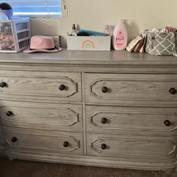Large Dresser With Vanity