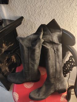 Beautiful Gray Stuart Weitzman Boots