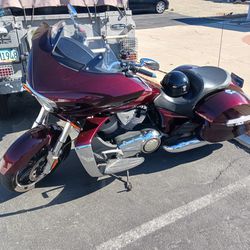 2010 VICTORY CROSS COUNTRY 